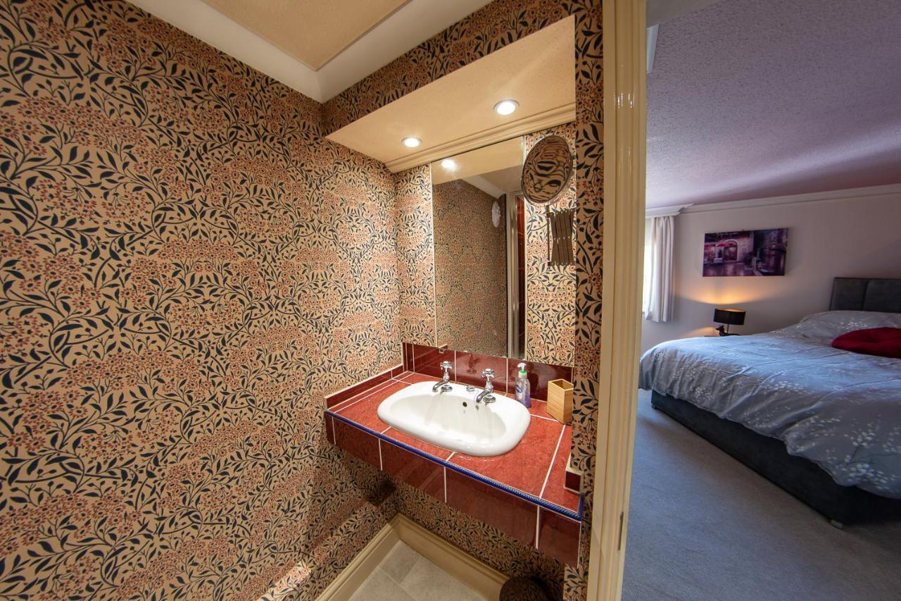 3, The Dolphin, 49 Quay Street - Stunning Apartment - Quintessential - Quay Views - Sleeps 2-4 People 新港 外观 照片