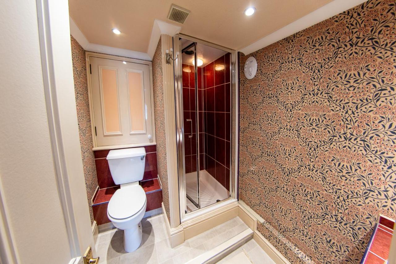 3, The Dolphin, 49 Quay Street - Stunning Apartment - Quintessential - Quay Views - Sleeps 2-4 People 新港 外观 照片